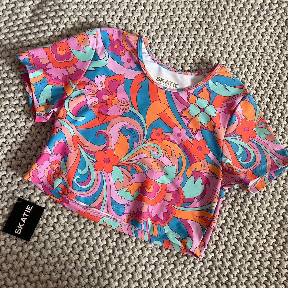 Skatie• ‘Piper’ Top Crop Swim Shirt in LANAI - Picture 2 of 12